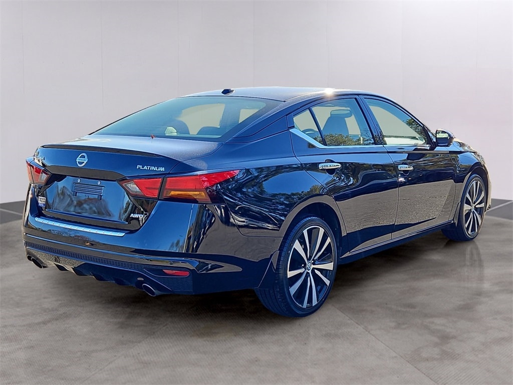 Used 2022 Nissan Altima 2.5 Platinum Sedan