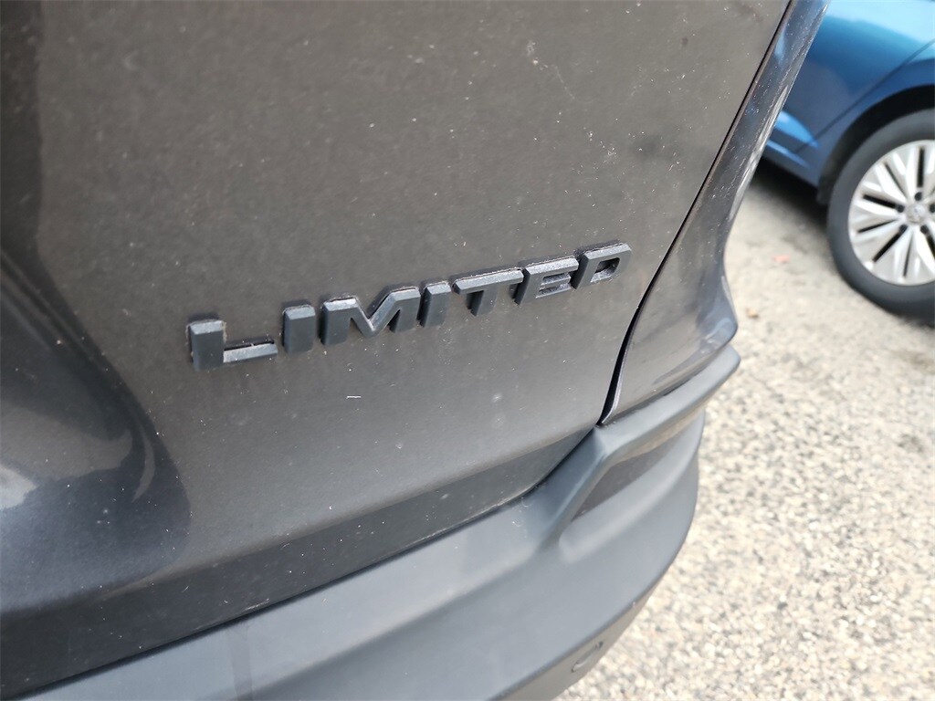 2019 Jeep Cherokee Limited photo 2