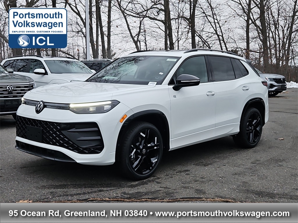 2026 Volkswagen Tiguan SE R-LINE BLACK's photo