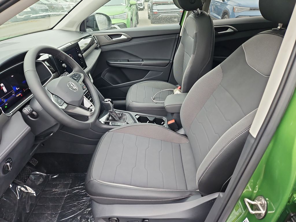 2025 Volkswagen Taos SE Black - Photo 19