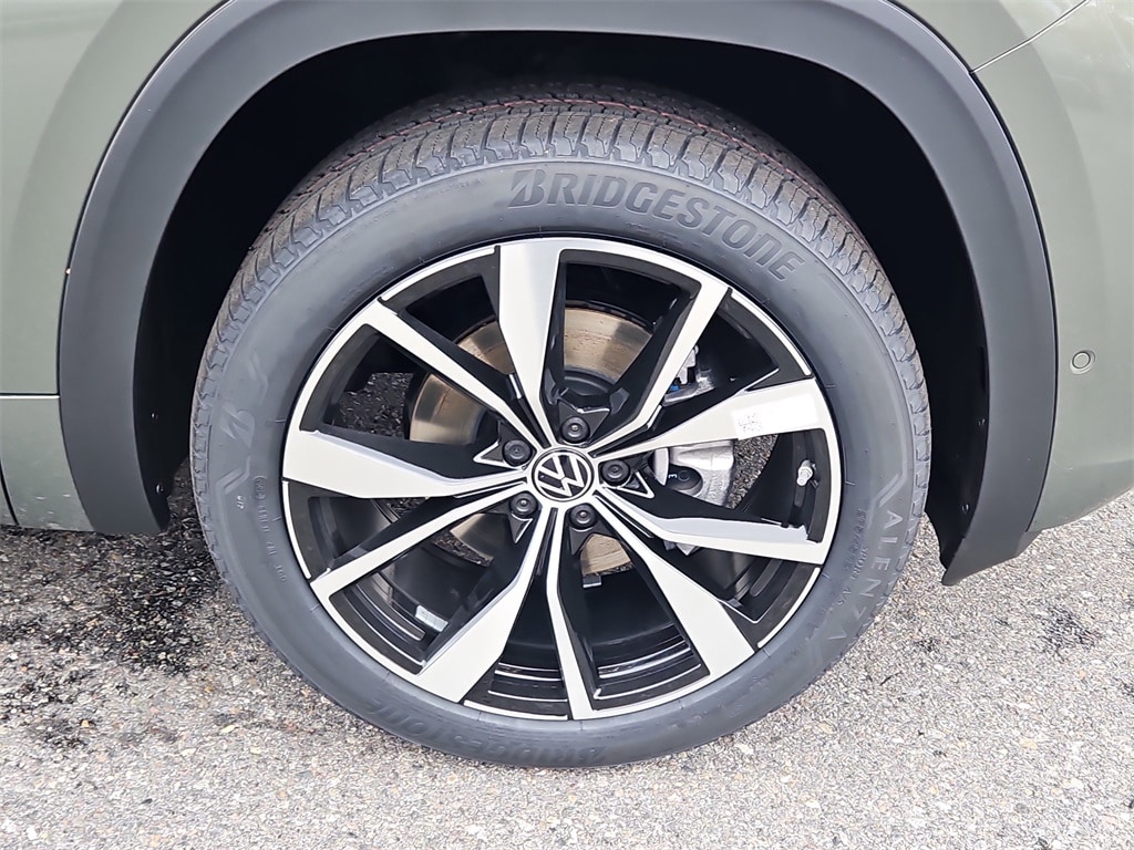 New 2026 Volkswagen Atlas Cross Sport 2.0T SEL Premium R-Line SUV