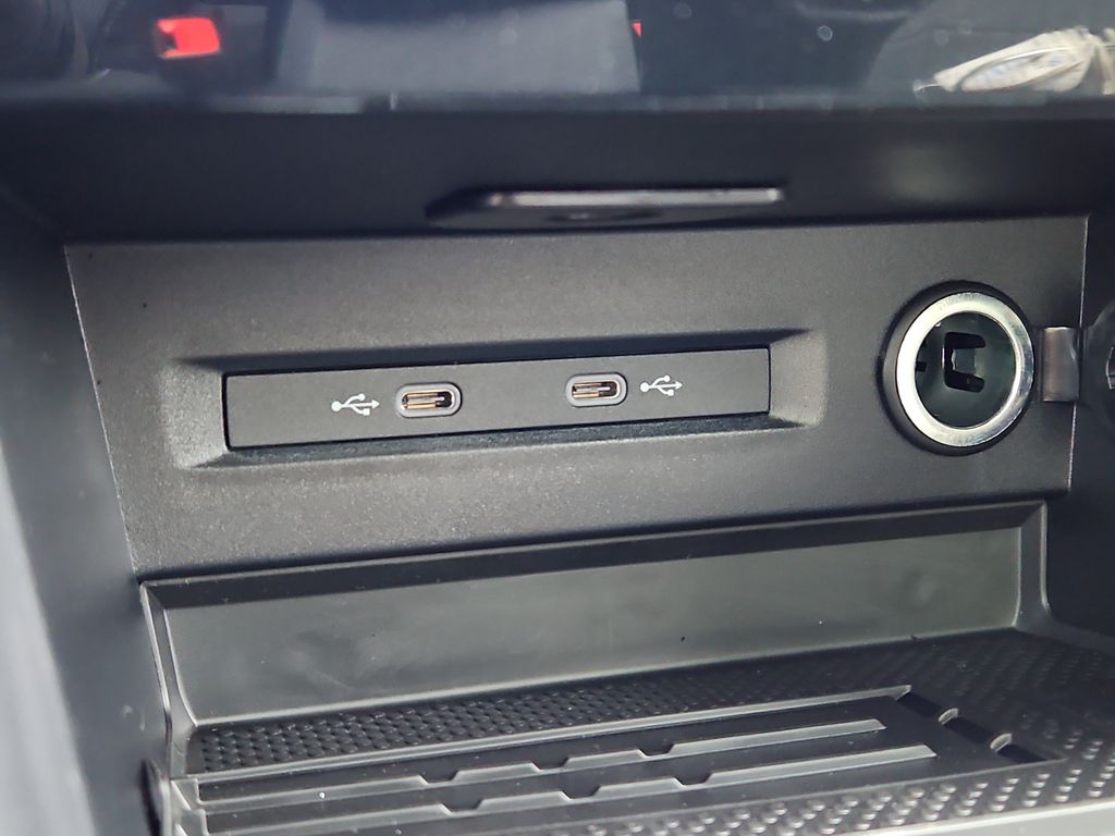 2025 Volkswagen Taos SE Black - Photo 10