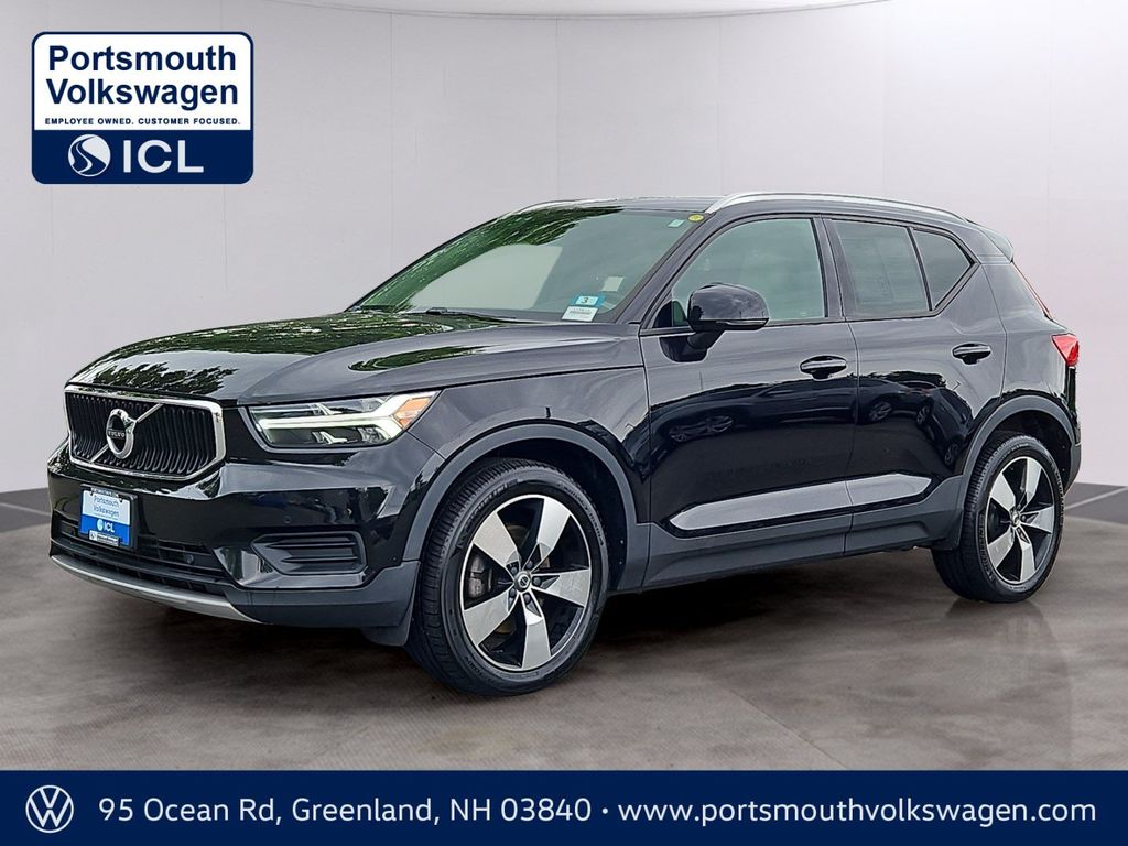 2020 Volvo XC40 T5 Momentum AWD's photo