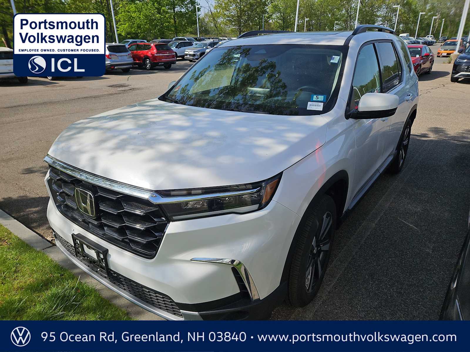 2023 Honda Pilot Touring AWD's photo