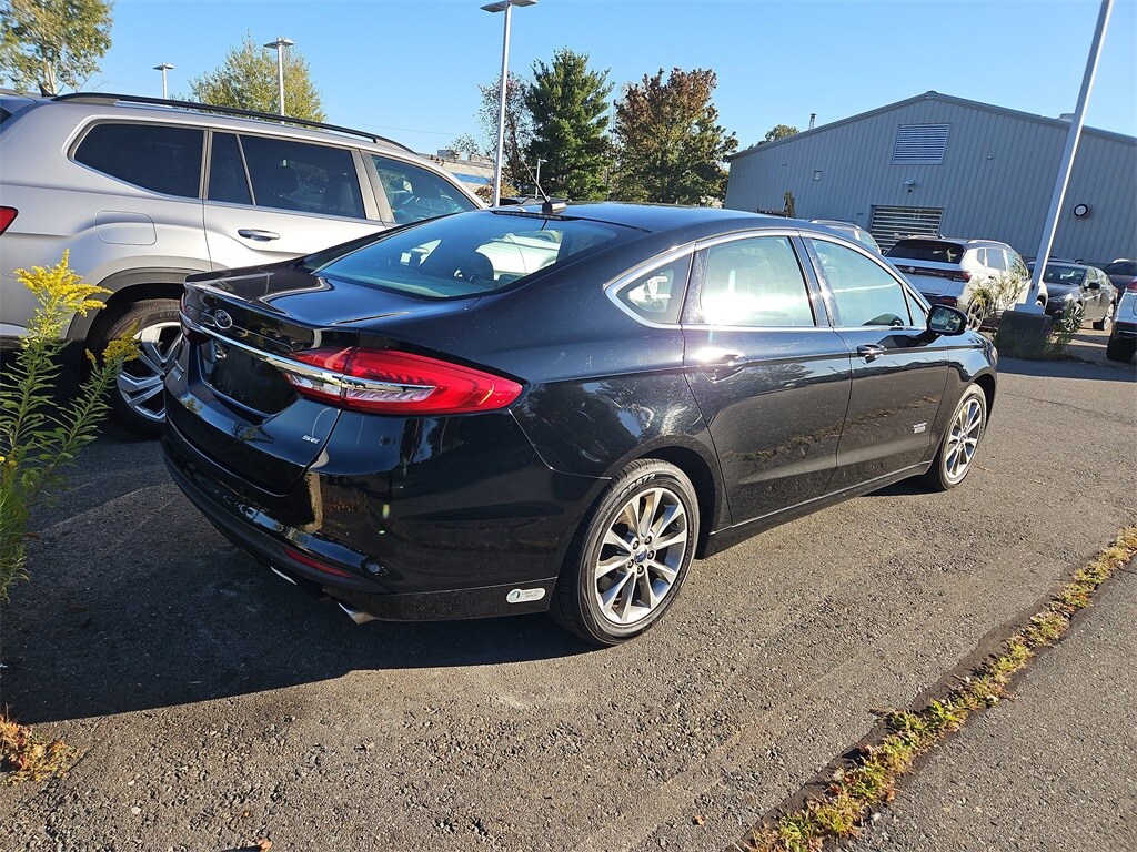 2017 Ford Fusion Energi SE photo 2