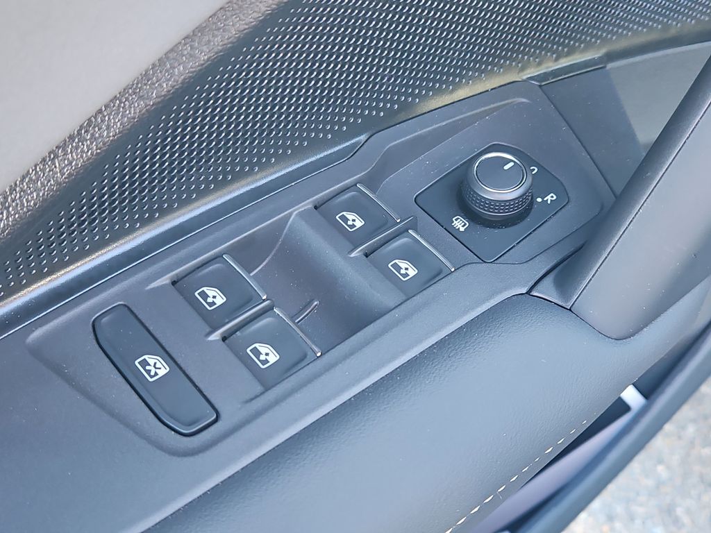 2025 Volkswagen Tiguan SE R-LINE BLACK - Photo 17