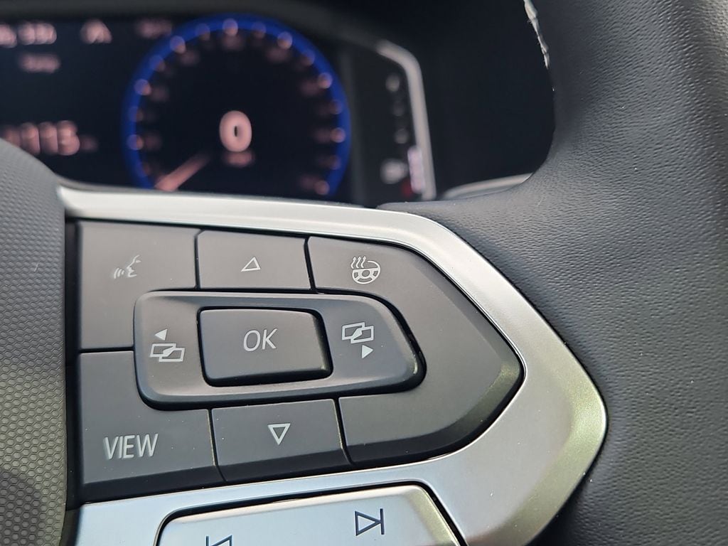 2025 Volkswagen Taos SEL - Photo 13
