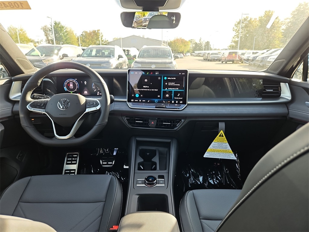 New 2025 Volkswagen Tiguan 2.0T SE R-Line Black SUV