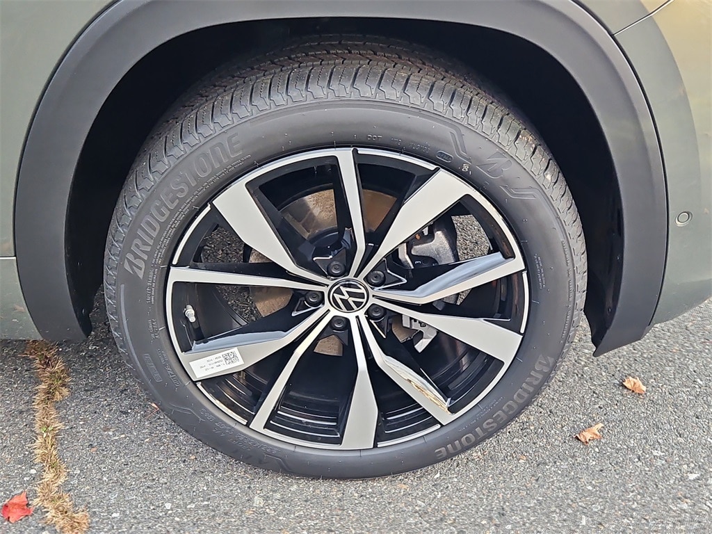 New 2026 Volkswagen Atlas 2.0T SEL Premium R-Line SUV