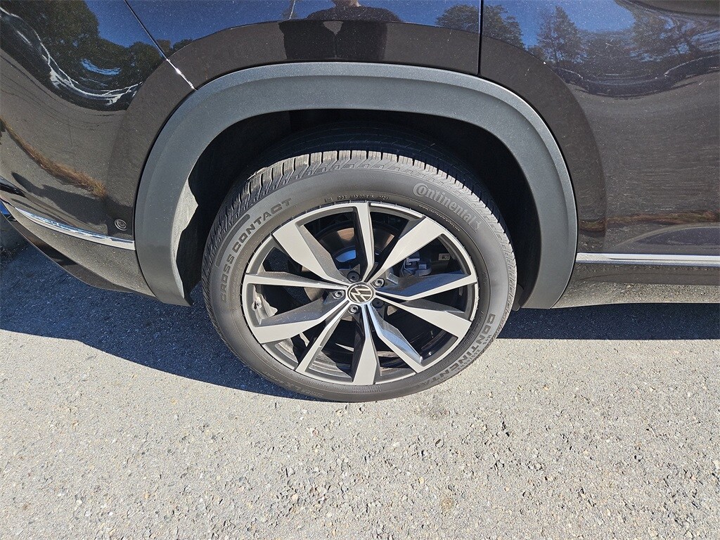 2024 Volkswagen Atlas Cross Sport SEL Premium R-Line photo 2