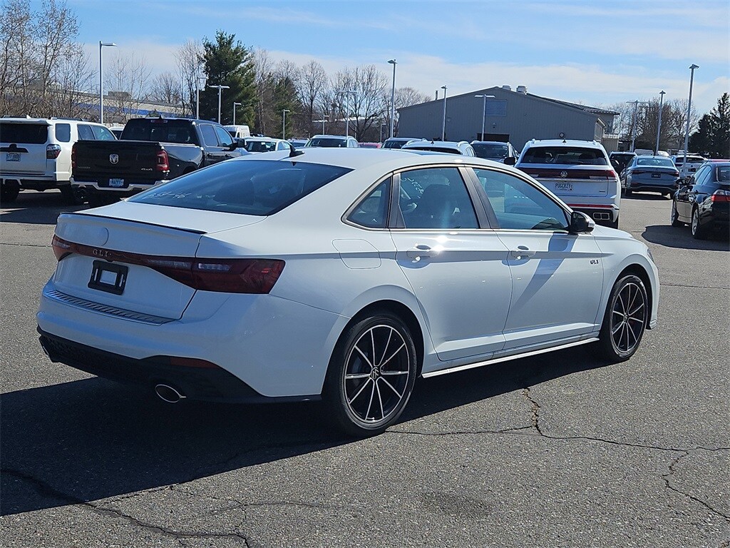 2025 Volkswagen Jetta GLI 2.0T Autobahn photo 2