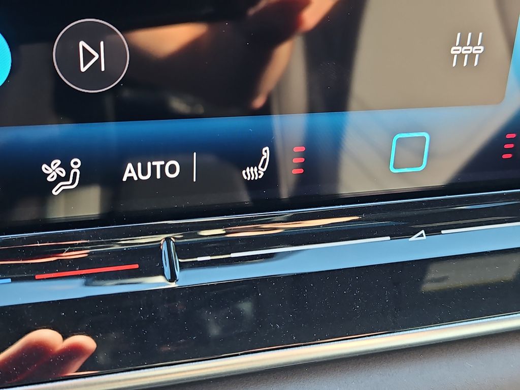 2025 Volkswagen Tiguan SE R-LINE BLACK - Photo 11