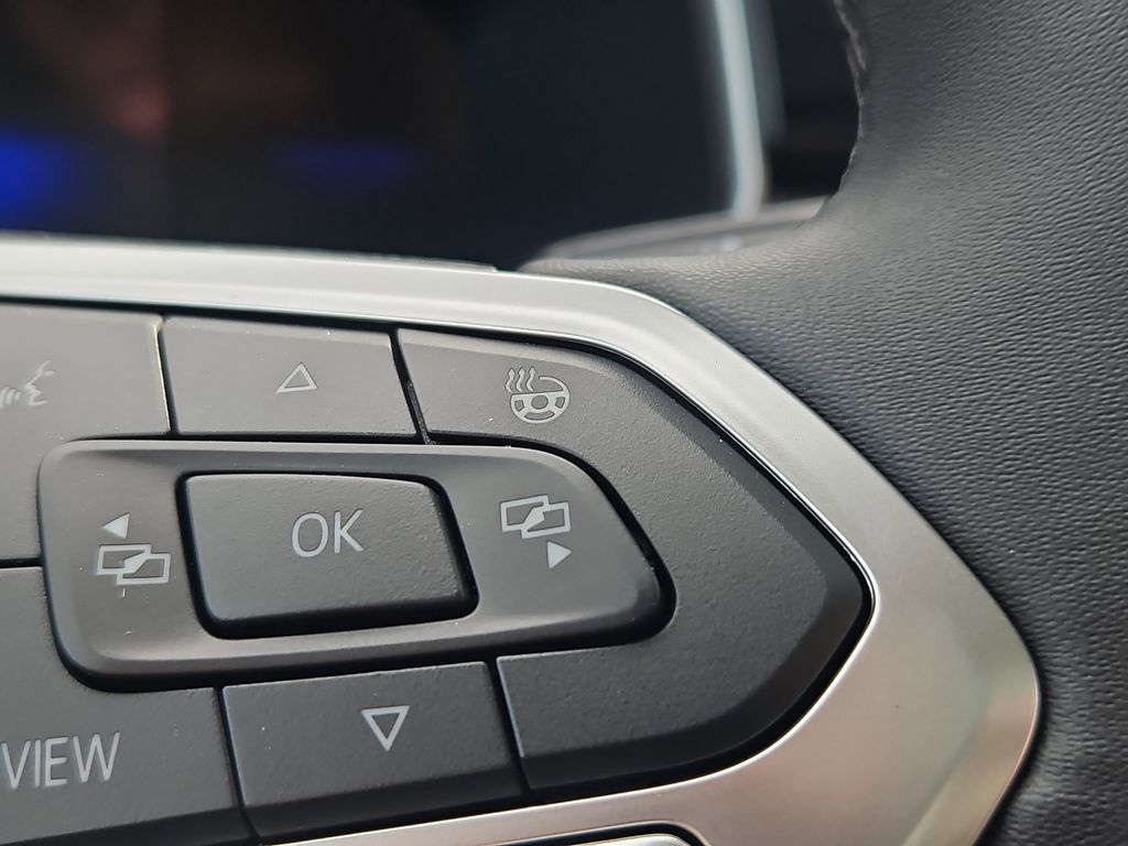 2025 Volkswagen Taos SE Black - Photo 12