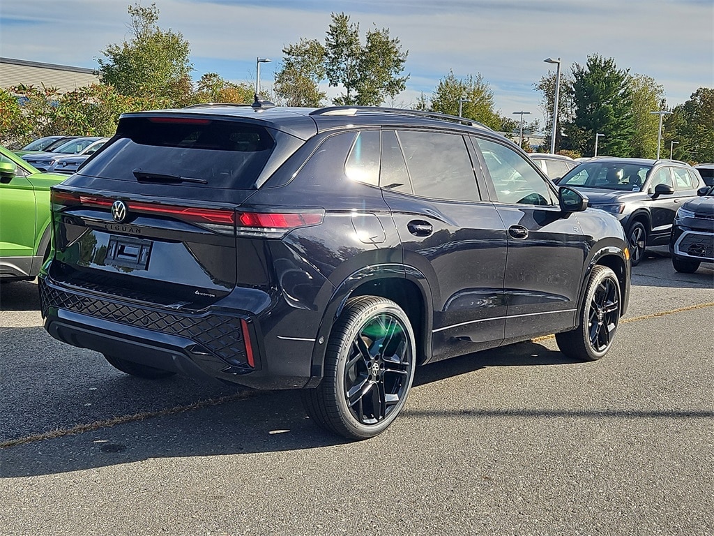 New 2025 Volkswagen Tiguan 2.0T SE R-Line Black SUV