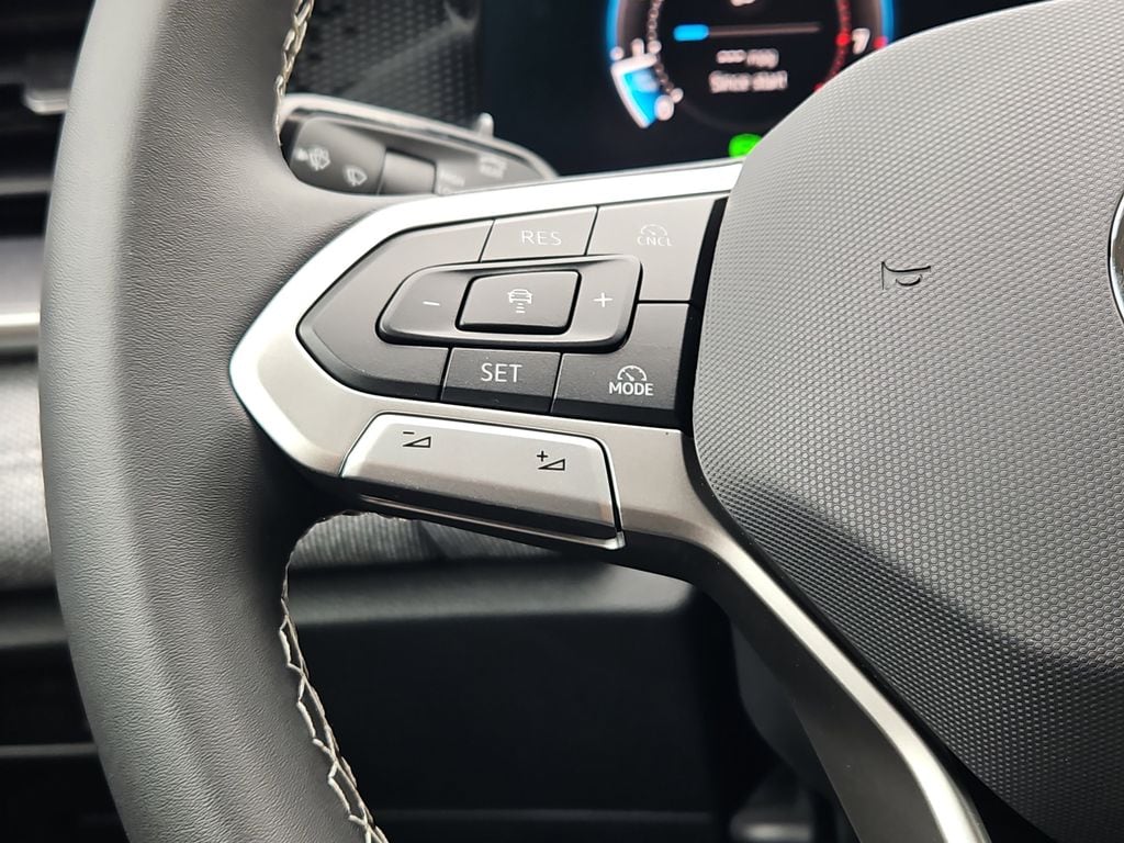 2025 Volkswagen Tiguan S - Photo 12
