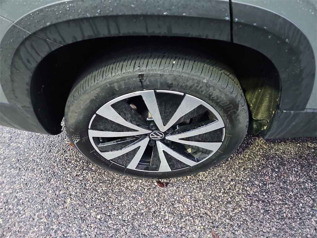 Certified 2024 Volkswagen Taos 1.5T SE SUV