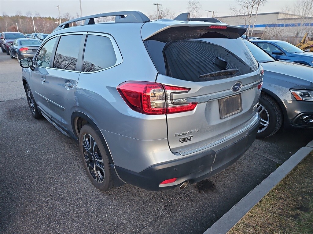 2023 Subaru Ascent Limited photo 2