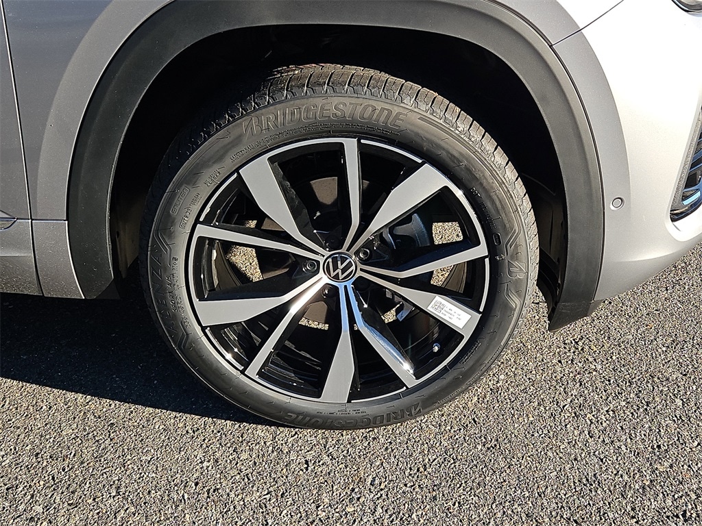 New 2026 Volkswagen Atlas Cross Sport 2.0T SEL Premium R-Line SUV