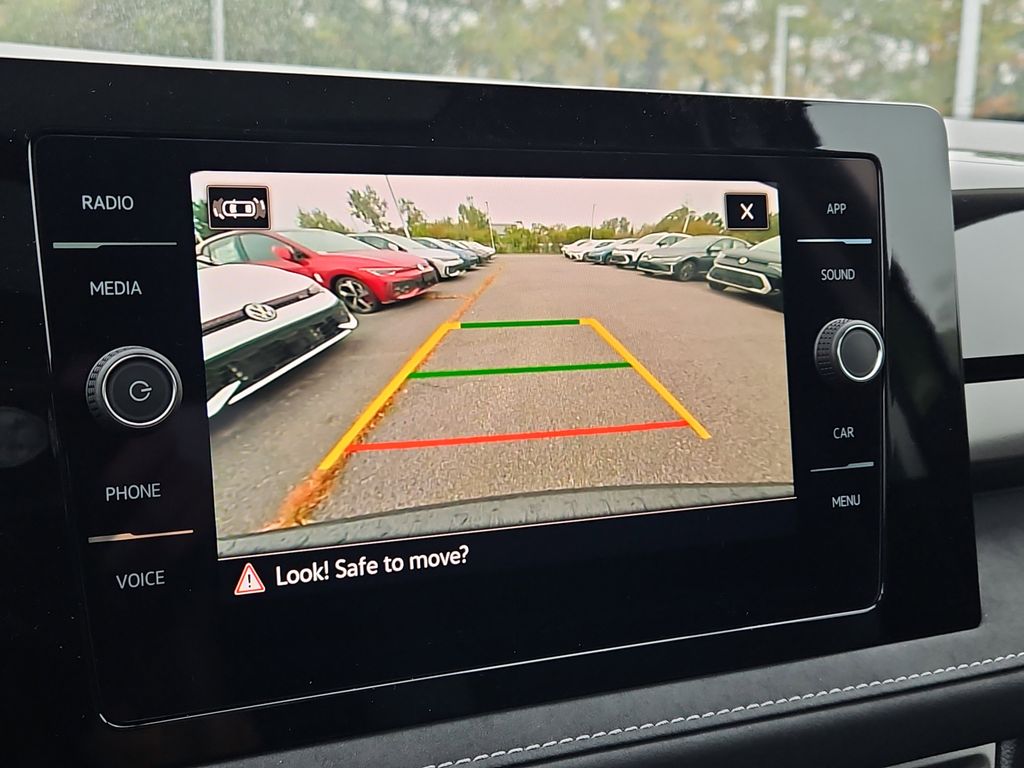 2025 Volkswagen Taos SE Black - Photo 8