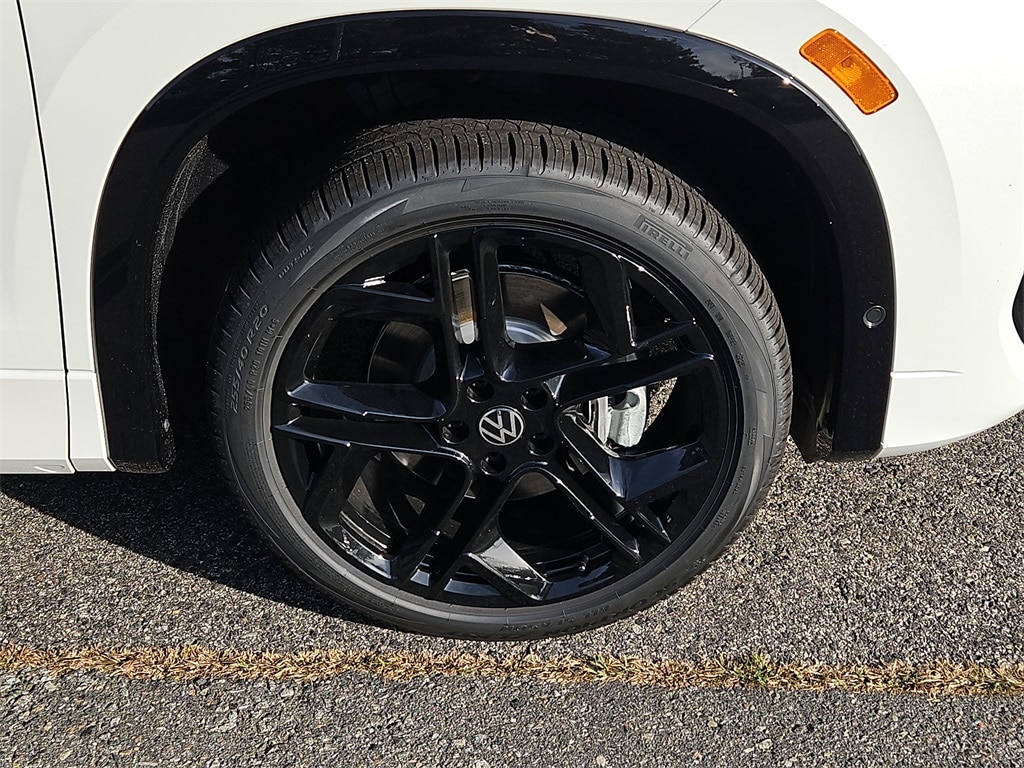 New 2025 Volkswagen Tiguan 2.0T SE R-Line Black SUV