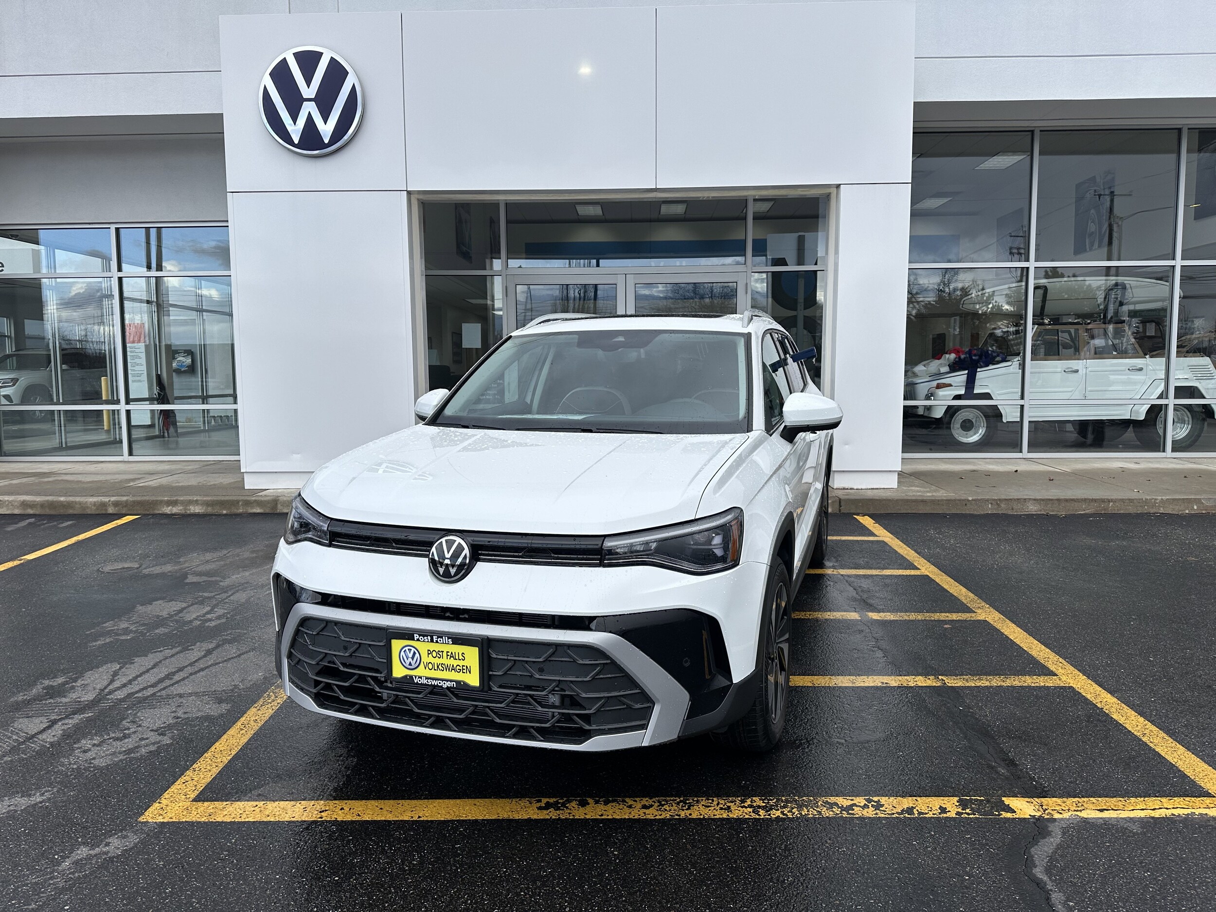 2025 Volkswagen Taos SE photo 2