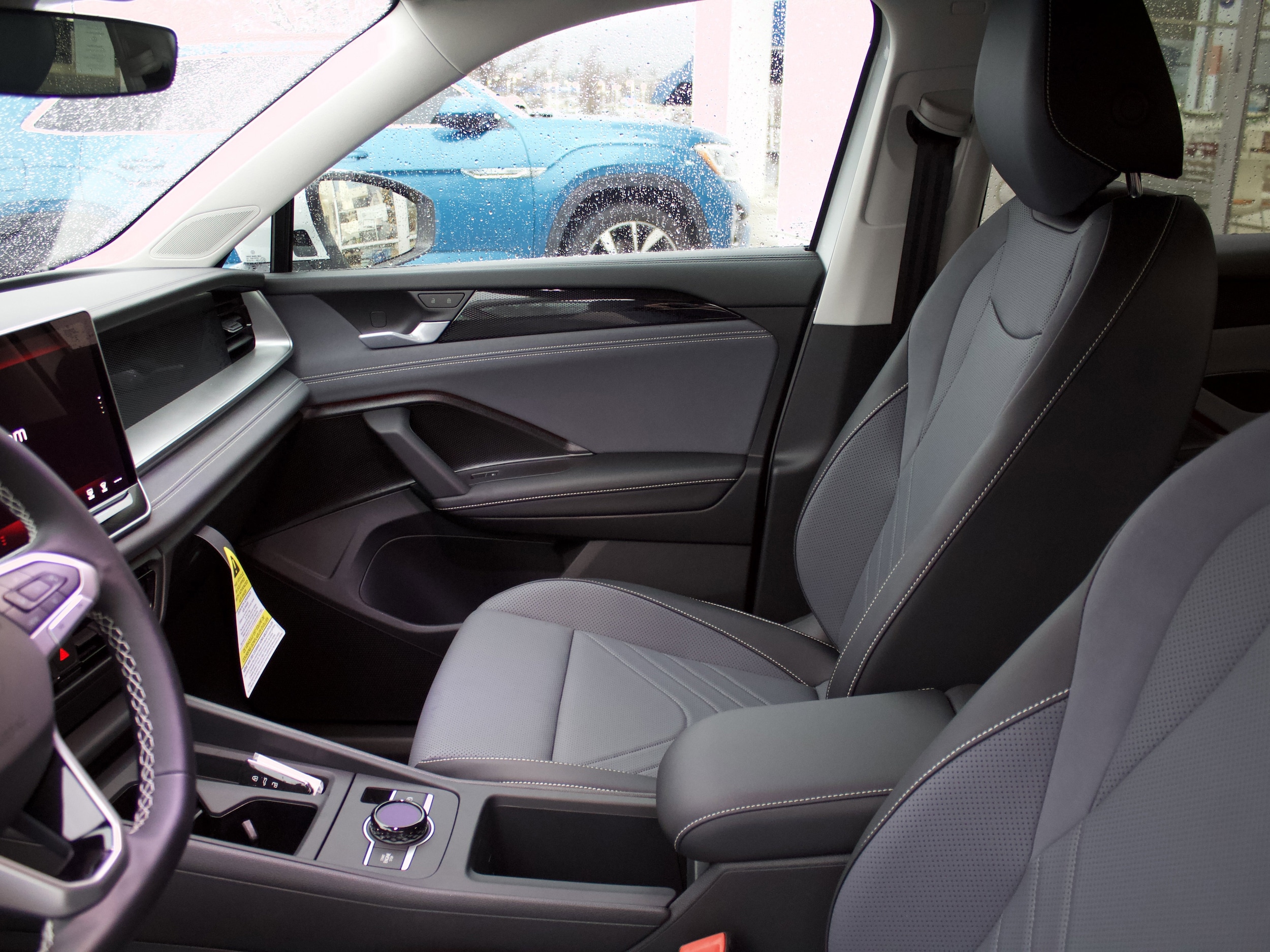 2026 Volkswagen Tiguan SE - Photo 11