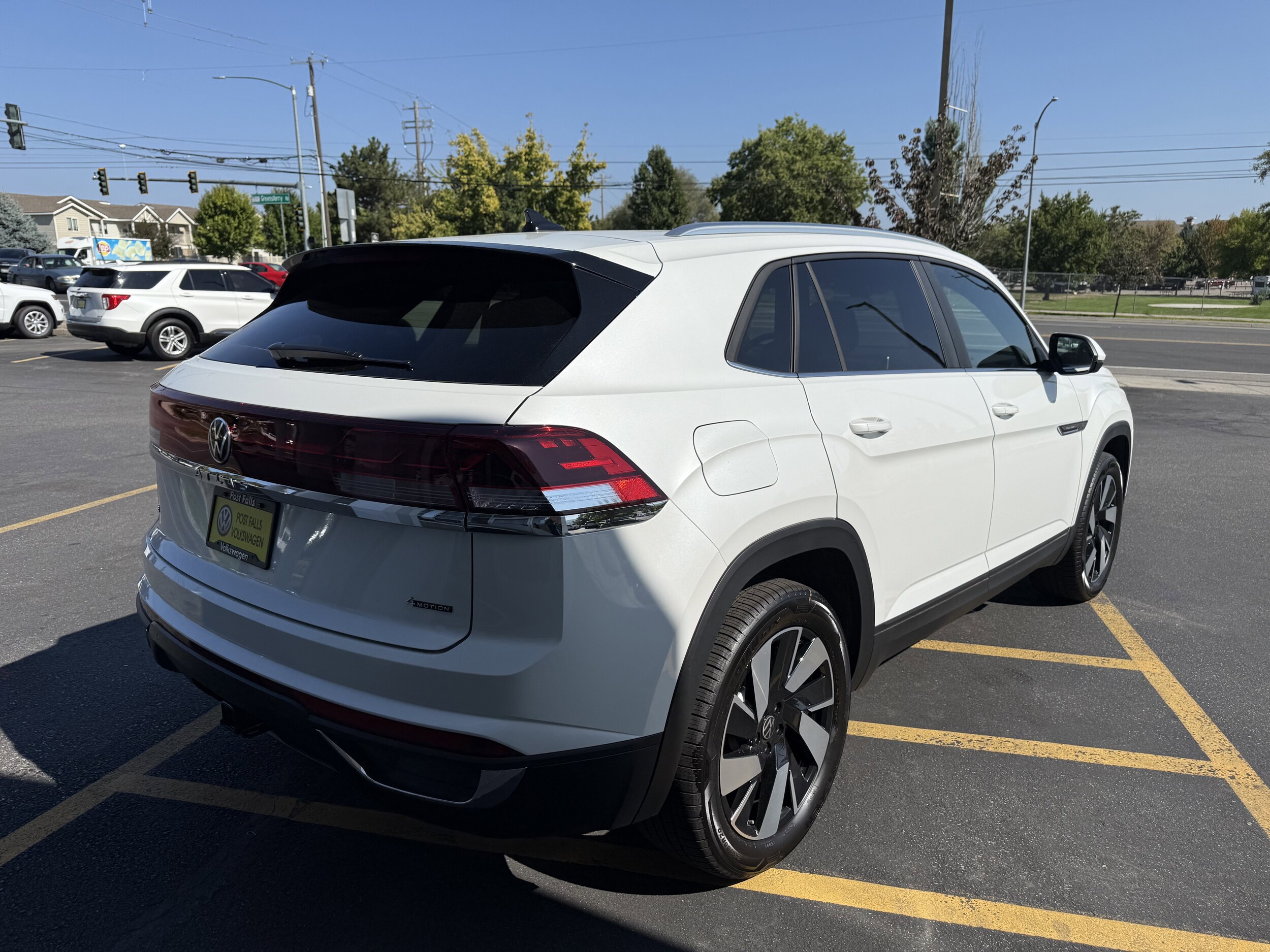2026 Volkswagen Atlas Cross Sport SE Technology photo 2