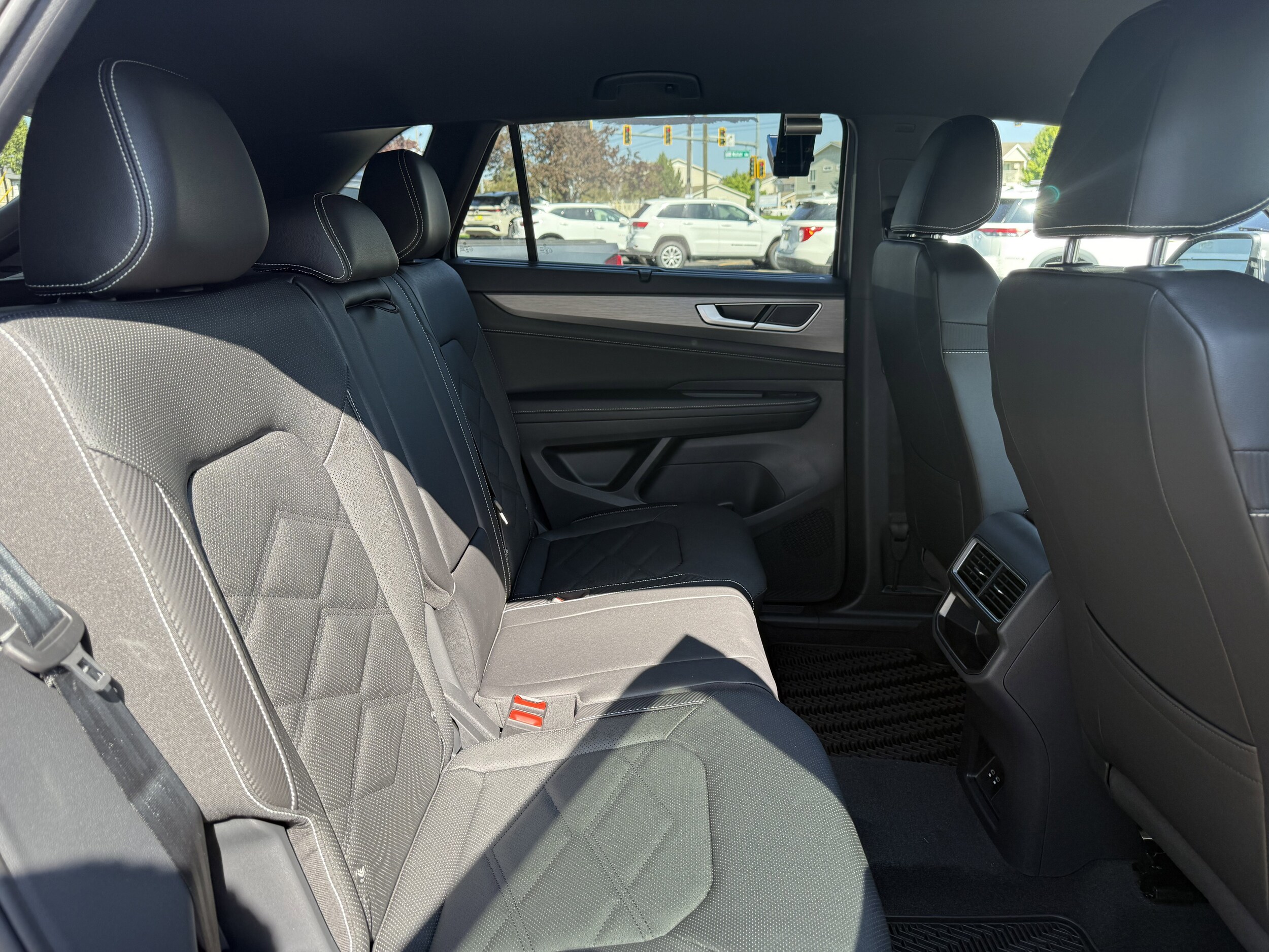 2026 Volkswagen Atlas Cross Sport SE w/Tech - Photo 28