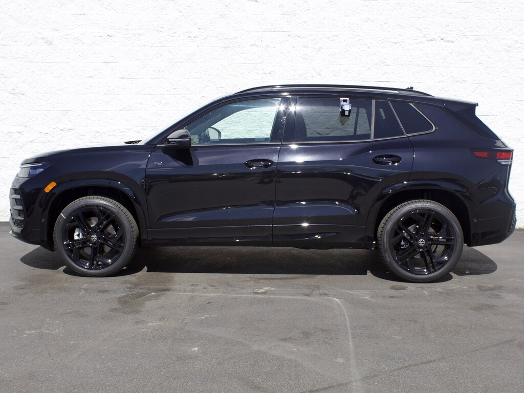 New 2026 Volkswagen Tiguan 2.0T SE R-Line Black SUV