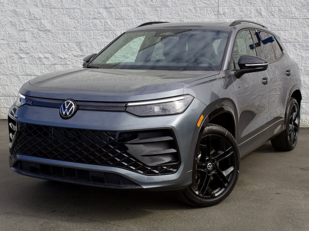 New 2026 Volkswagen Tiguan 2.0T SE R-Line Black SUV