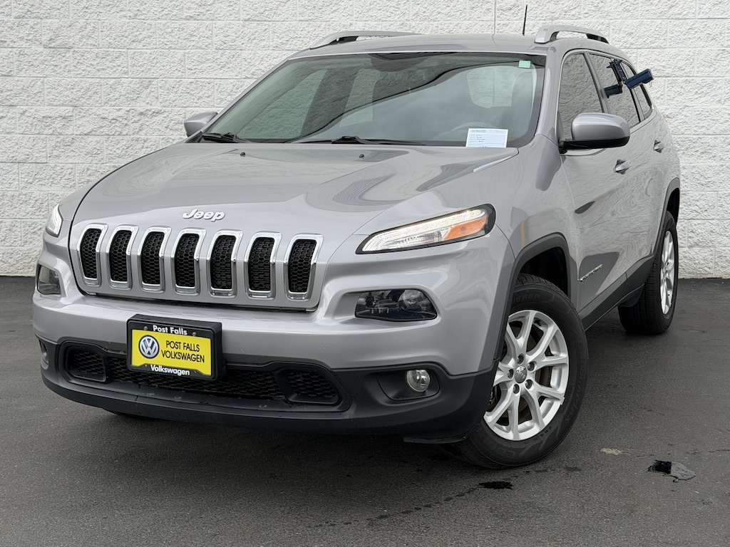 Used 2017 Jeep Cherokee Latitude 4x4 SUV