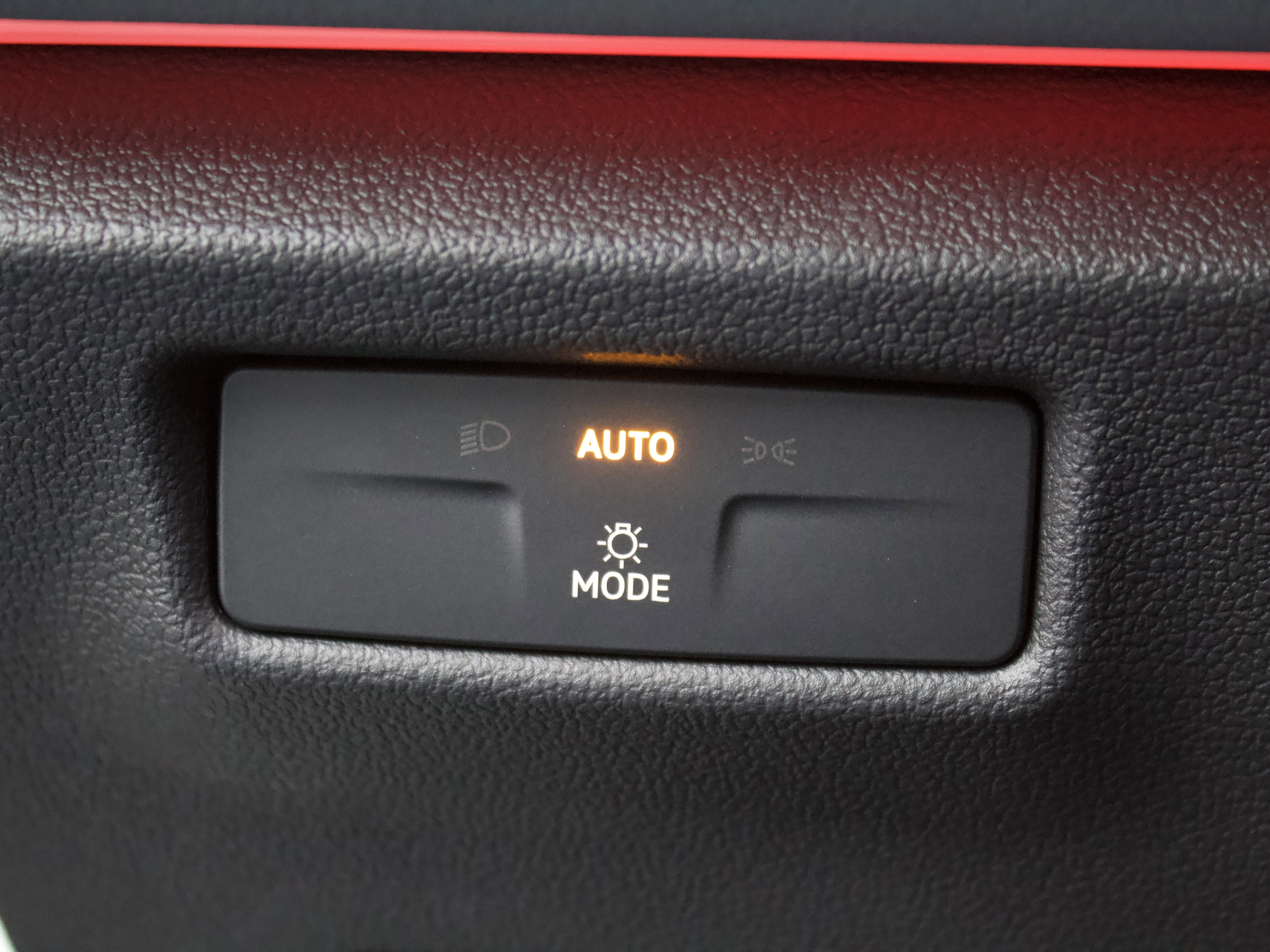 2026 Volkswagen Tiguan SE - Photo 14