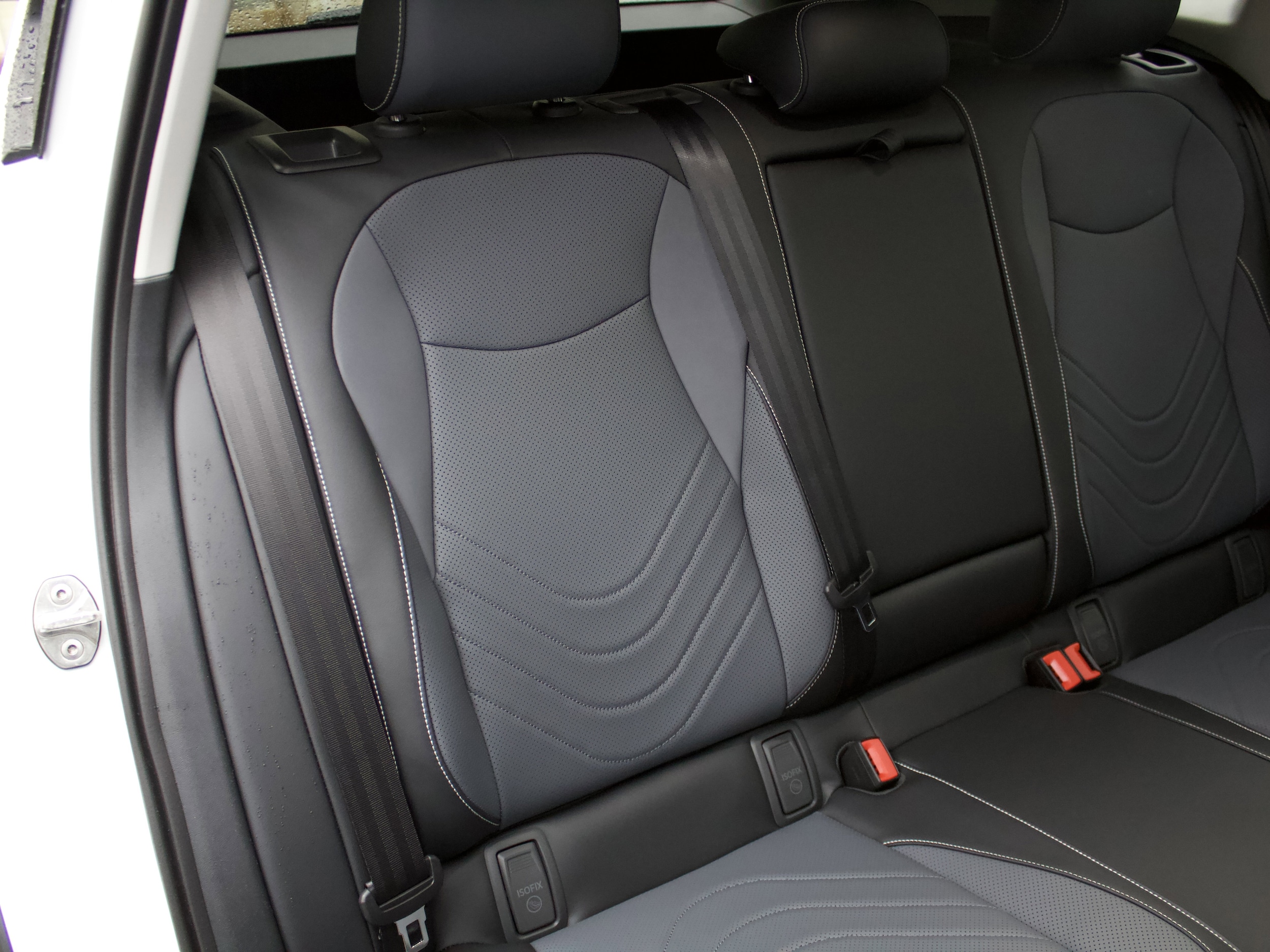 2026 Volkswagen Tiguan SE - Photo 33