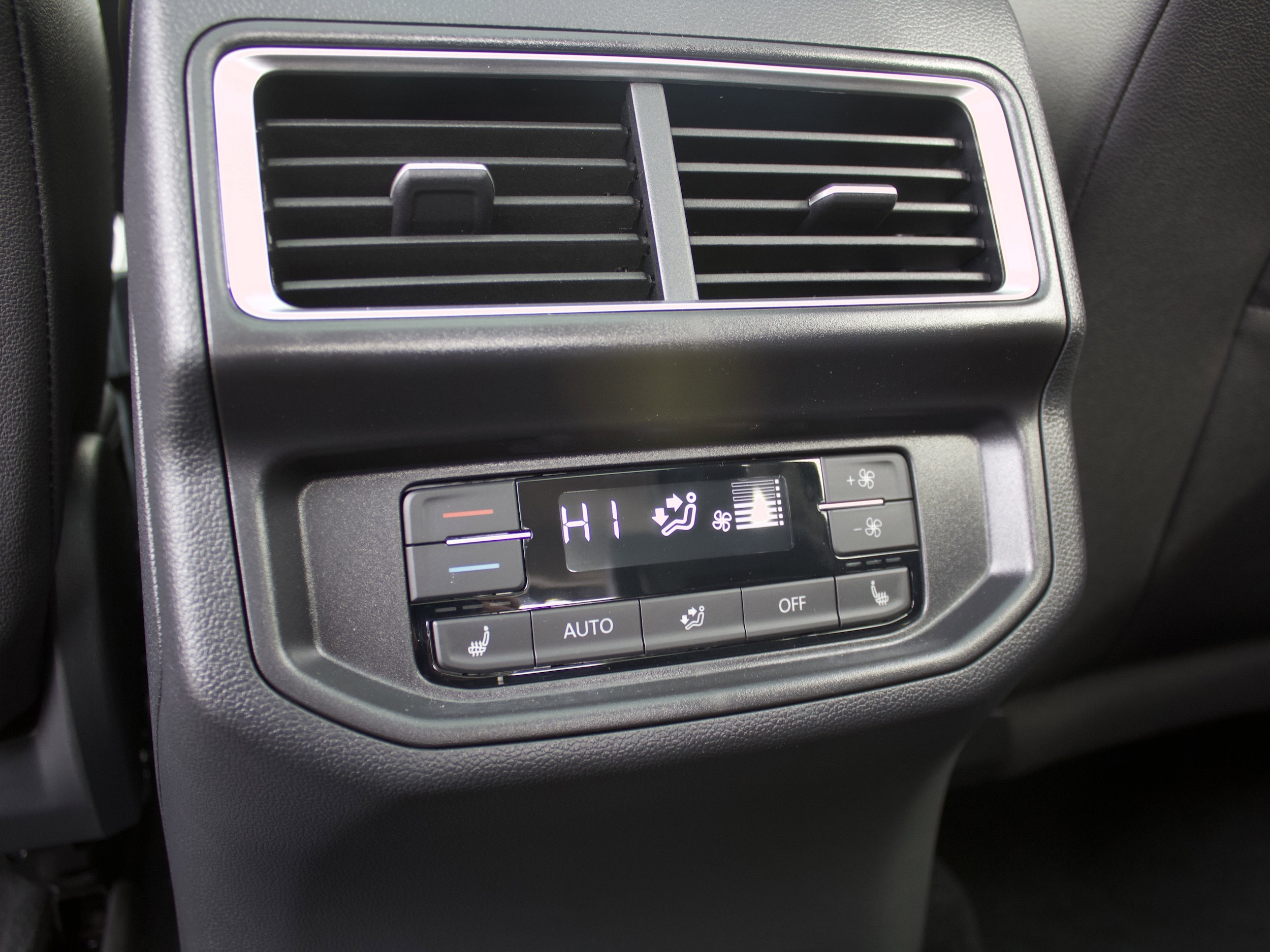 2026 Volkswagen Atlas SEL Premium R-Line - Photo 30