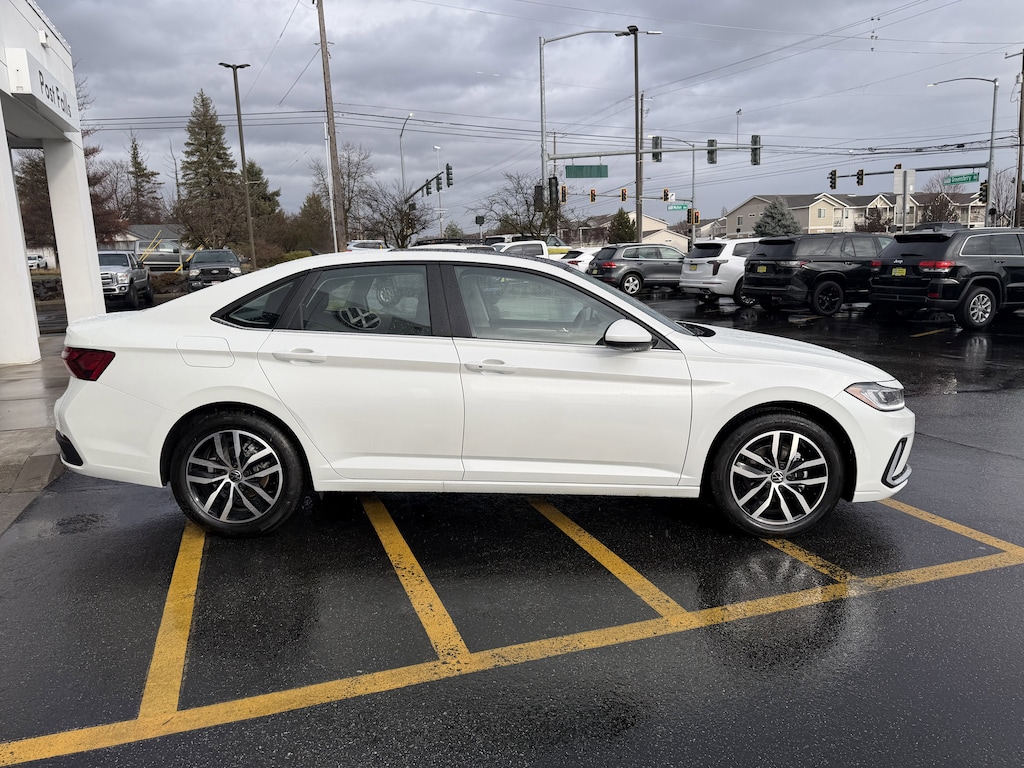 New 2026 Volkswagen Jetta 1.5T SE Sedan