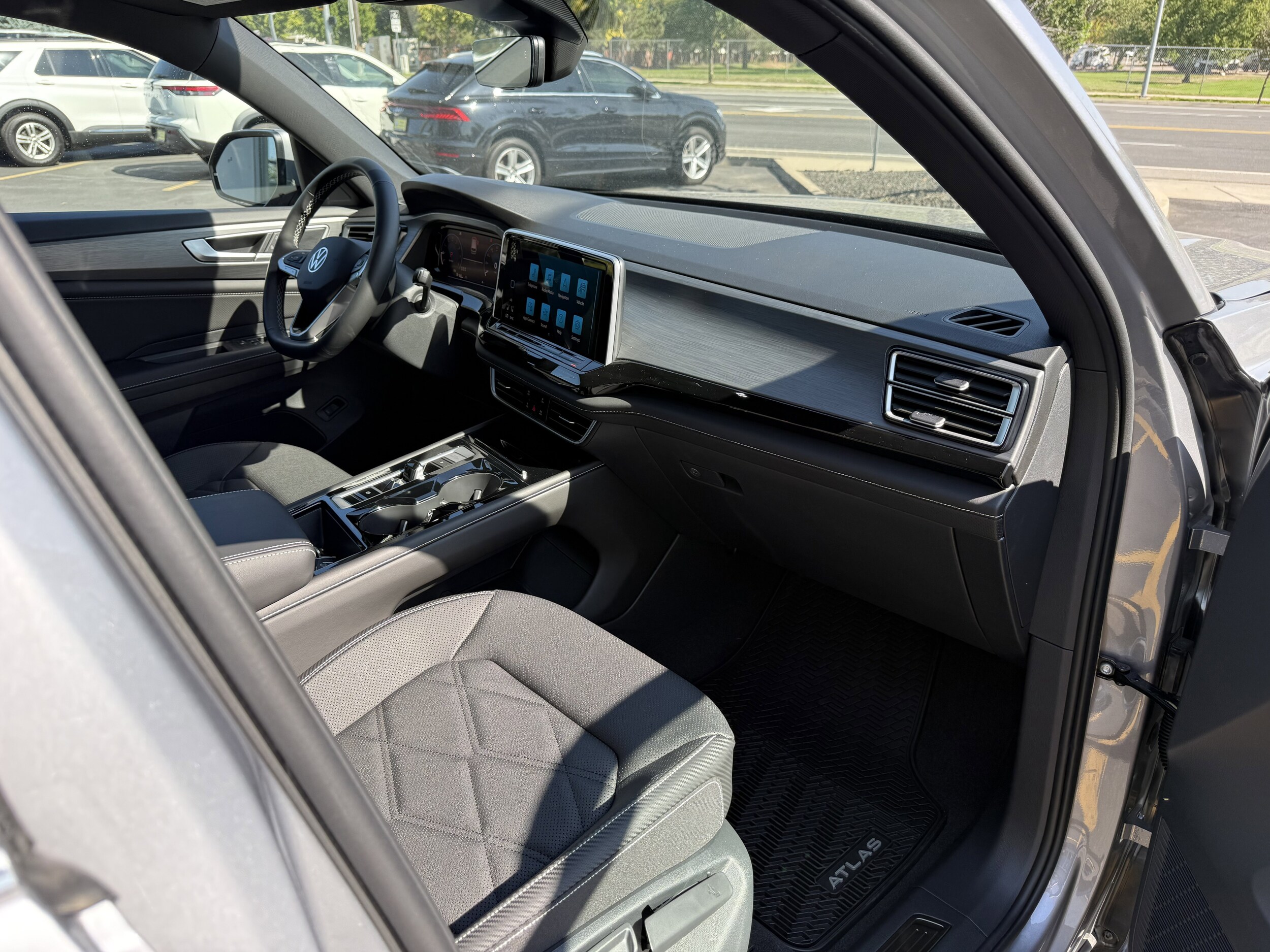 2026 Volkswagen Atlas Cross Sport SE w/Tech - Photo 35