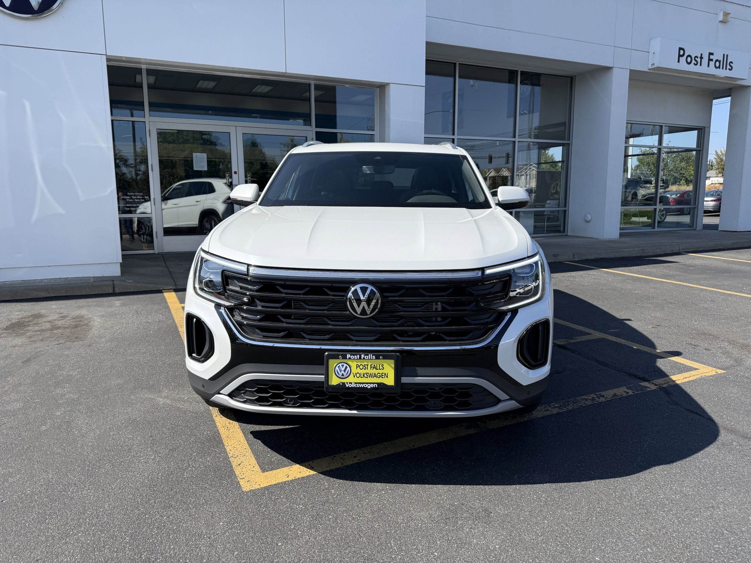 2026 Volkswagen Atlas Cross Sport SE w/Tech - Photo 2