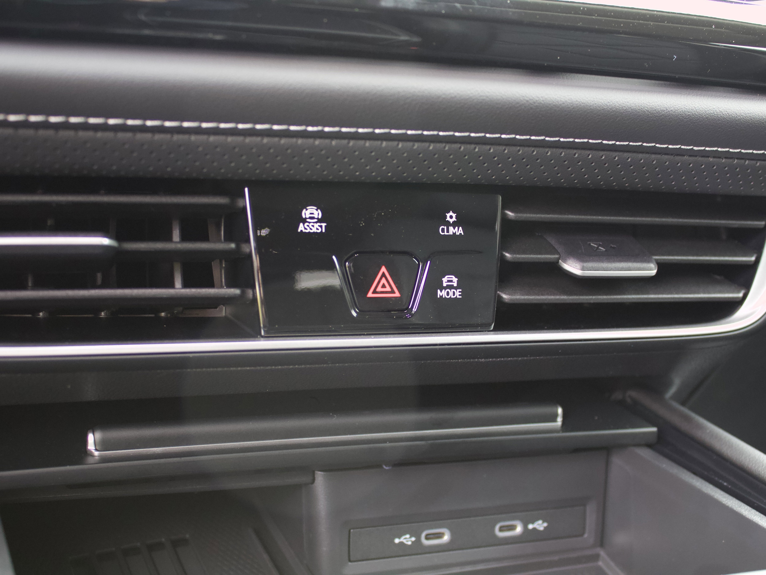 2026 Volkswagen Atlas SE - Photo 22
