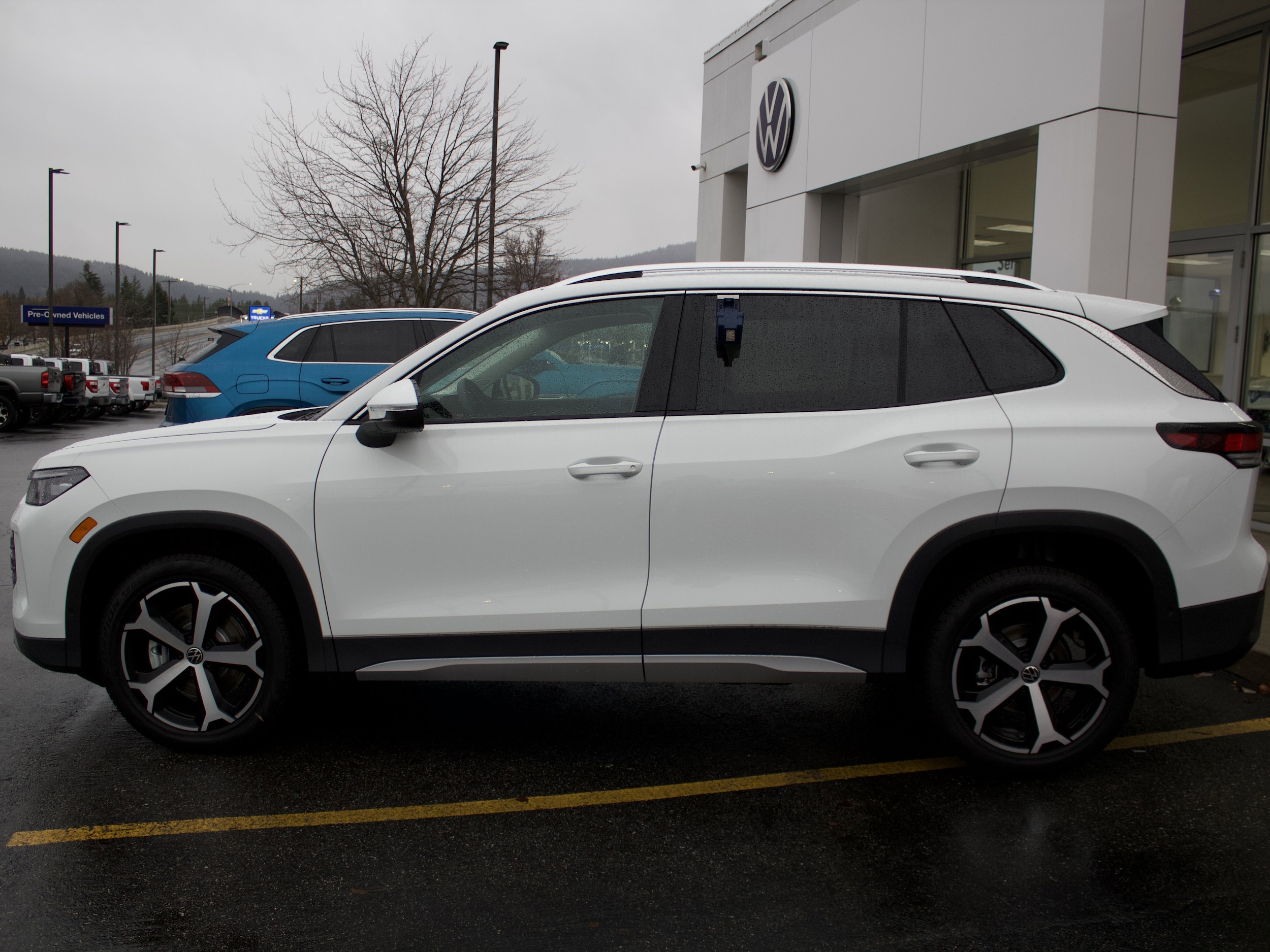 2026 Volkswagen Tiguan SE - Photo 8
