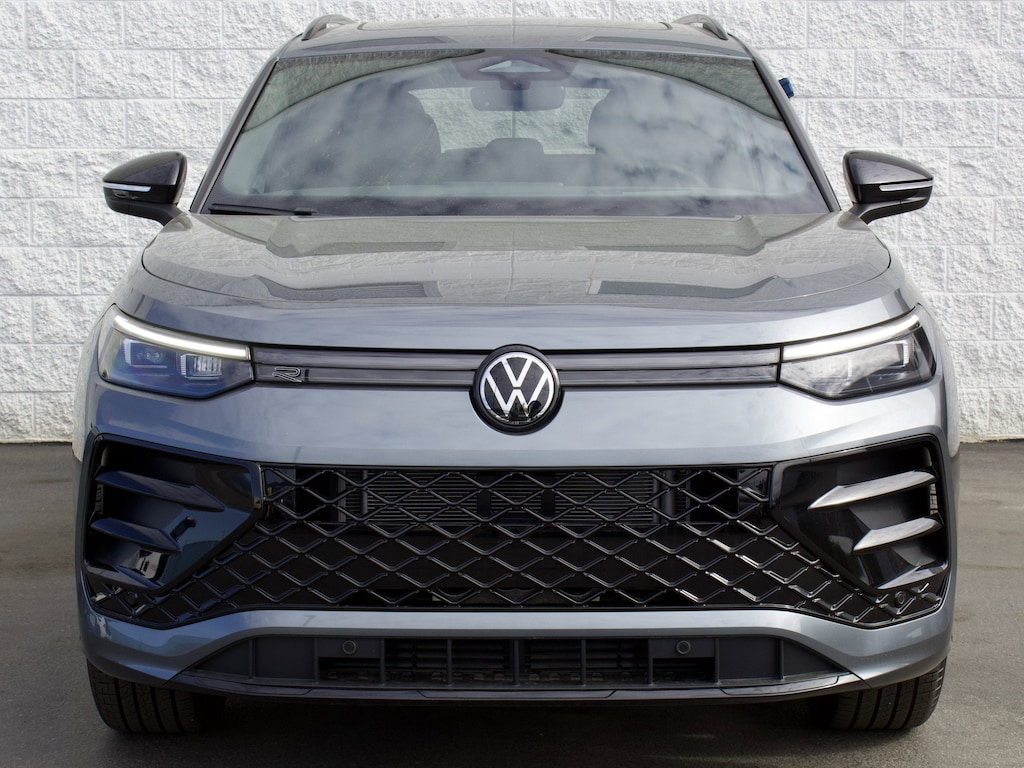 New 2026 Volkswagen Tiguan 2.0T SE R-Line Black SUV
