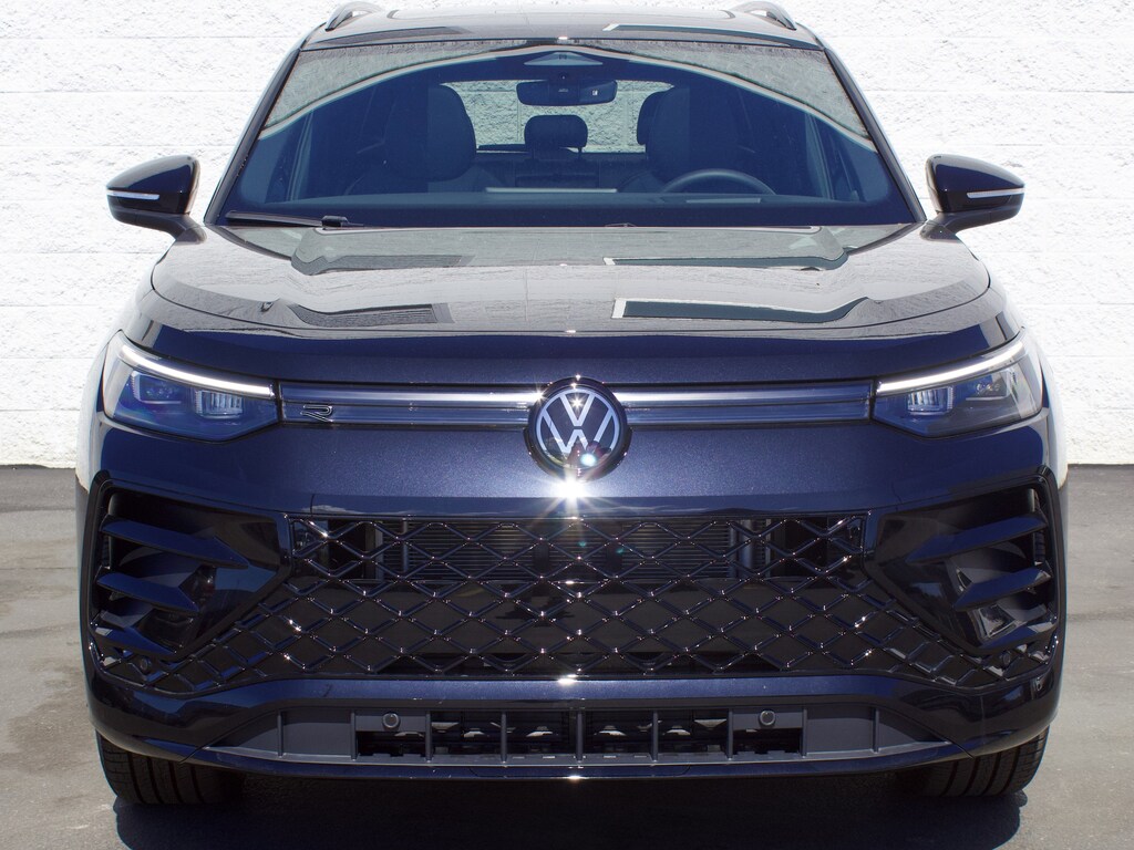 New 2026 Volkswagen Tiguan 2.0T SE R-Line Black SUV