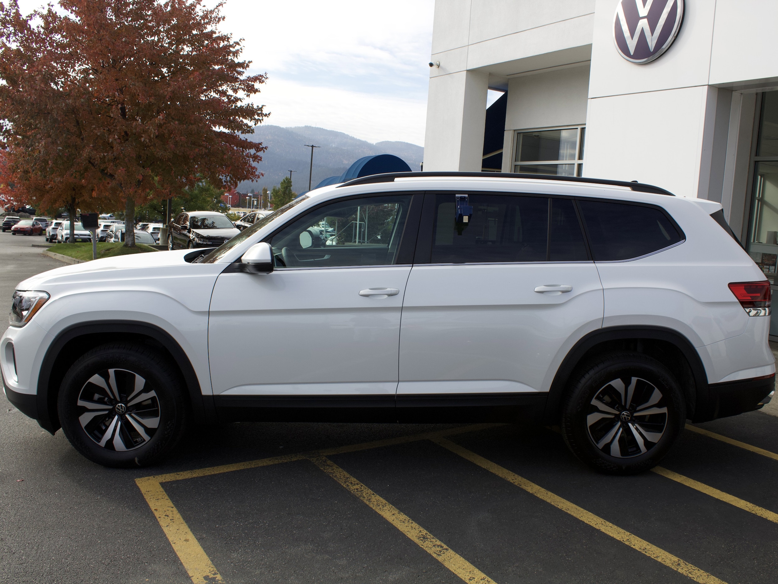 2026 Volkswagen Atlas SE - Photo 8