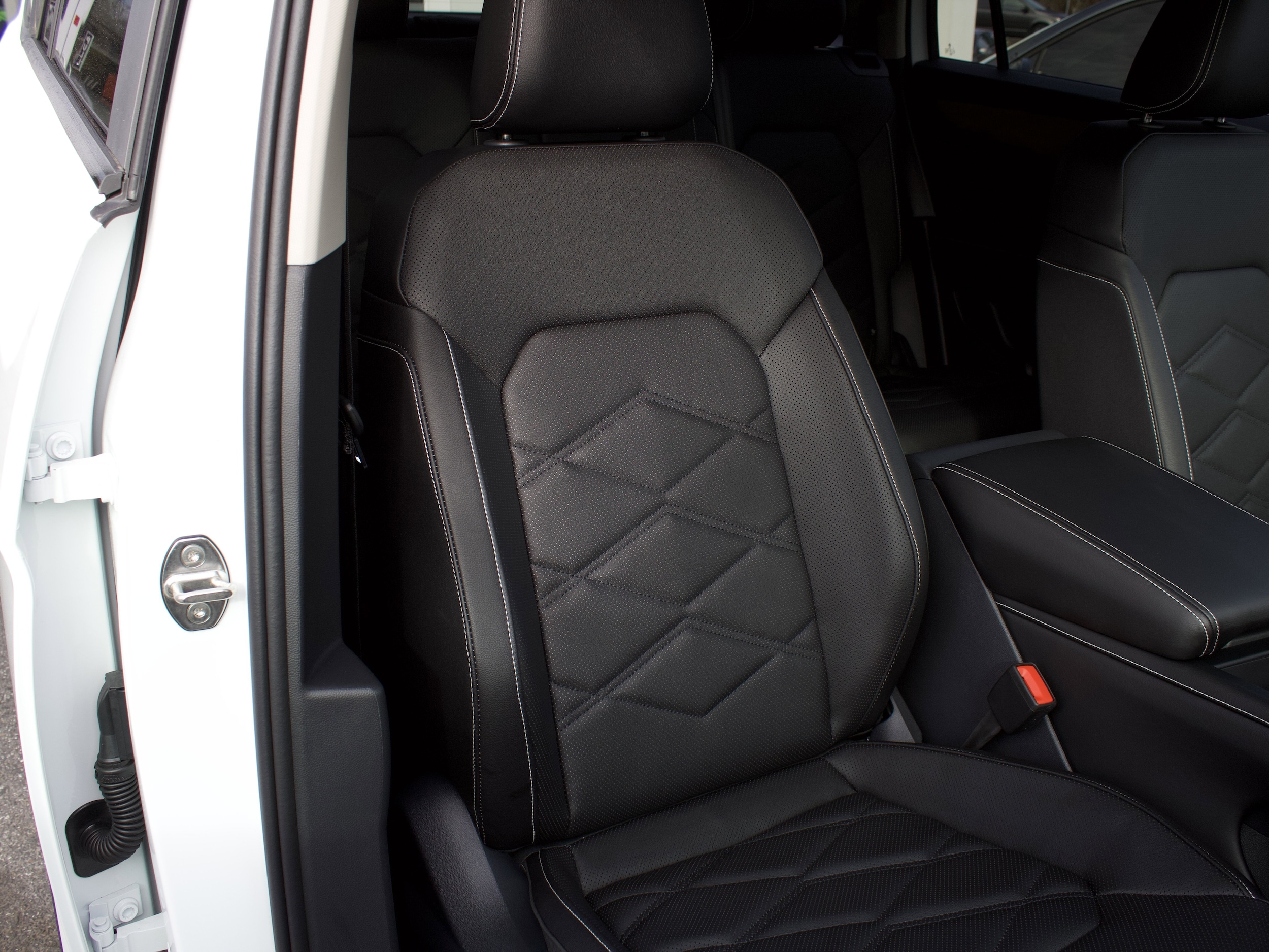 2026 Volkswagen Atlas SE - Photo 38