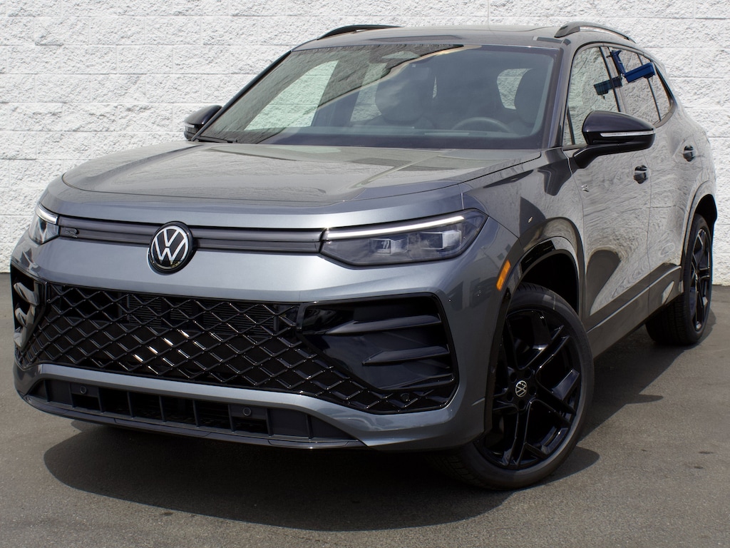 New 2026 Volkswagen Tiguan 2.0T SE R-Line Black SUV