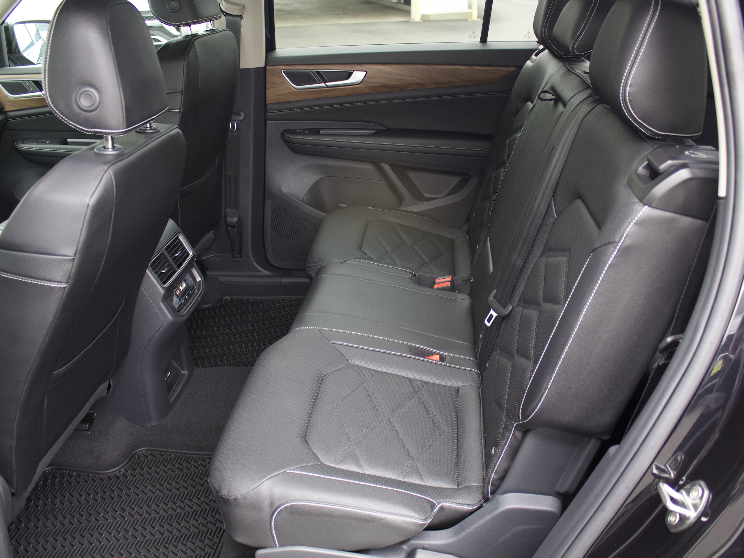 2026 Volkswagen Atlas SE - Photo 26