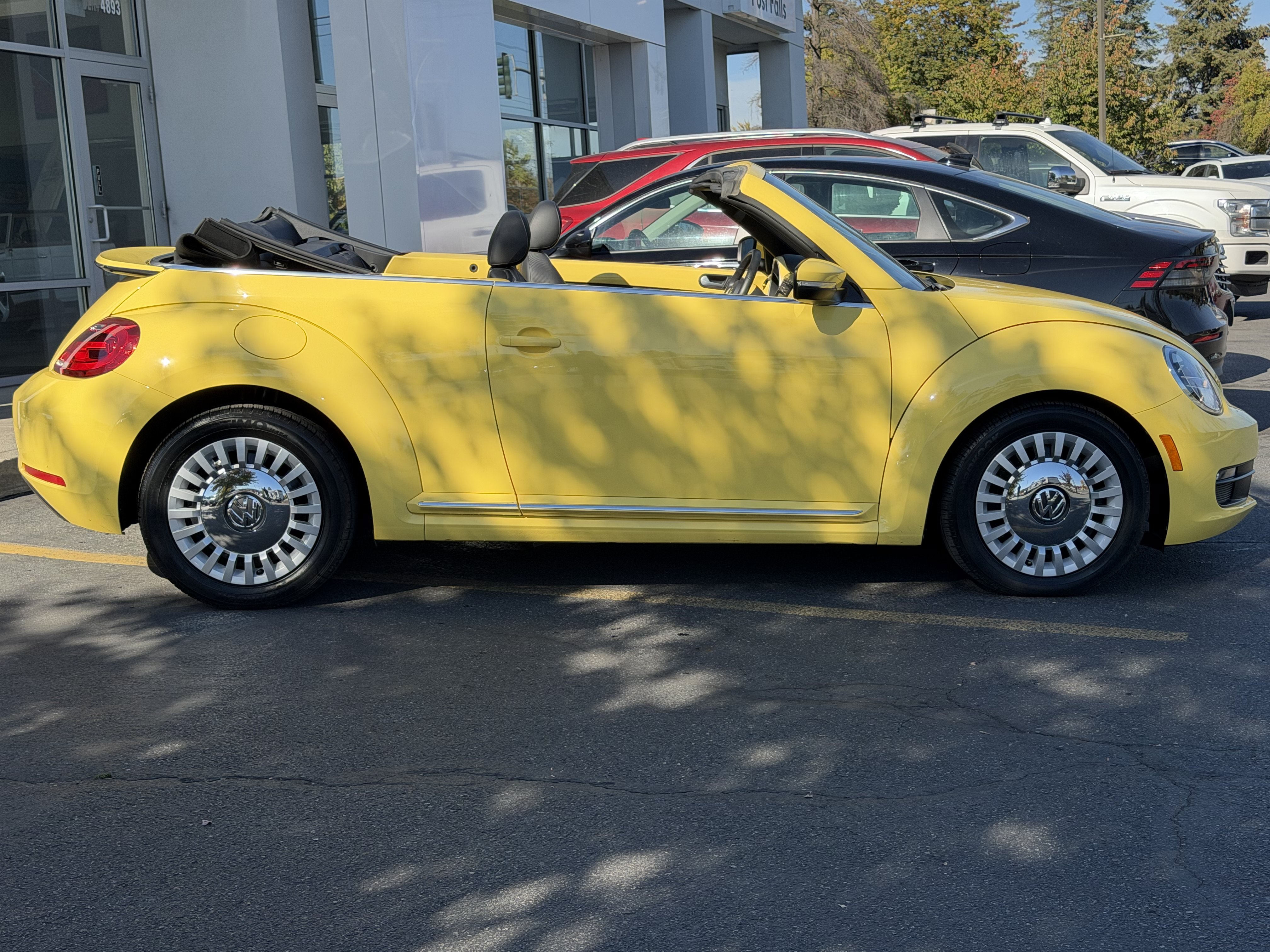 Used 2014 Volkswagen Beetle 1.8T w/PZEV Convertible