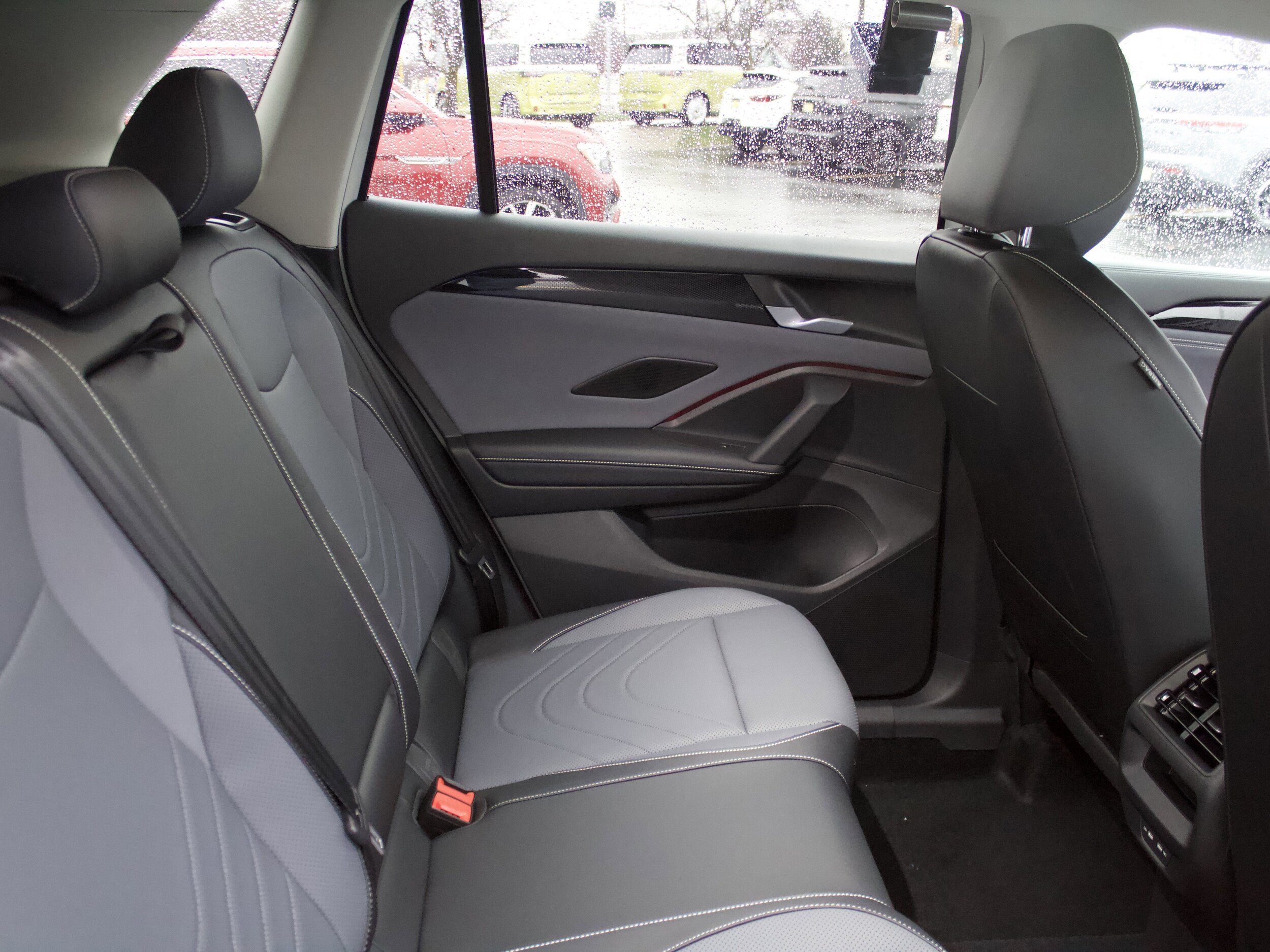 2026 Volkswagen Tiguan SE - Photo 32