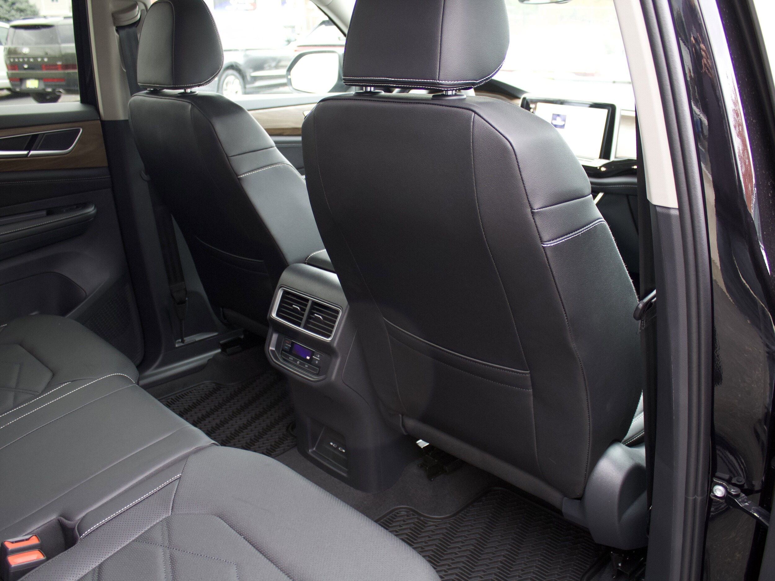 2026 Volkswagen Atlas SE - Photo 31
