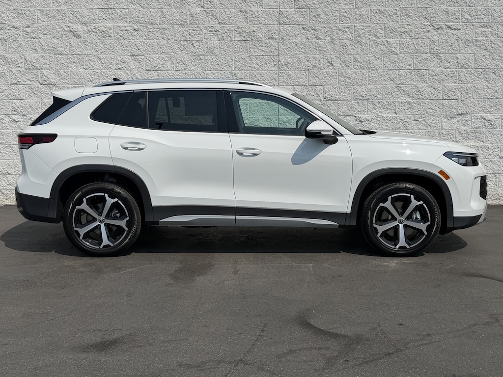 New 2026 Volkswagen Tiguan SE SUV