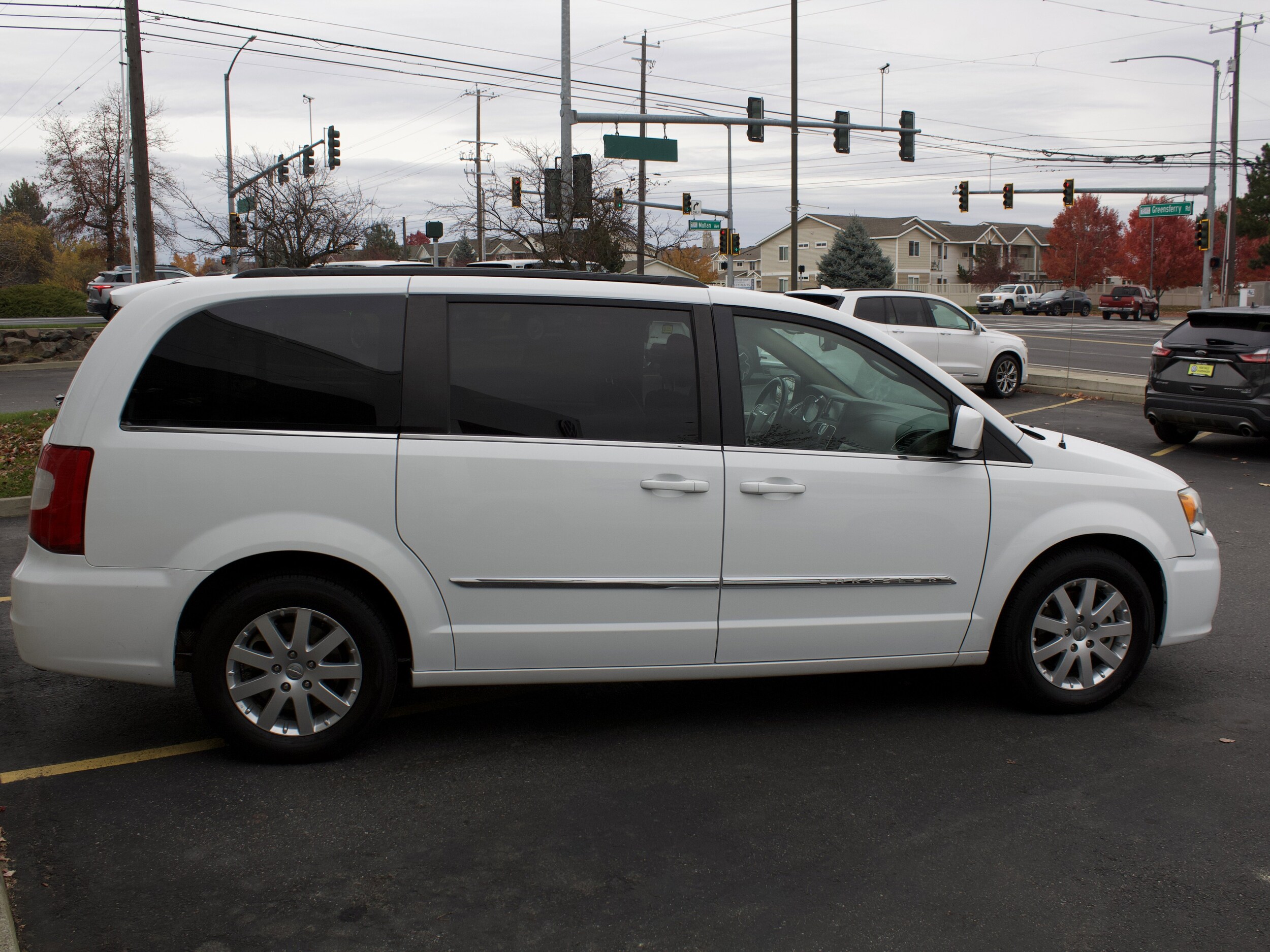 2015 Chrysler Town & Country Touring photo 4